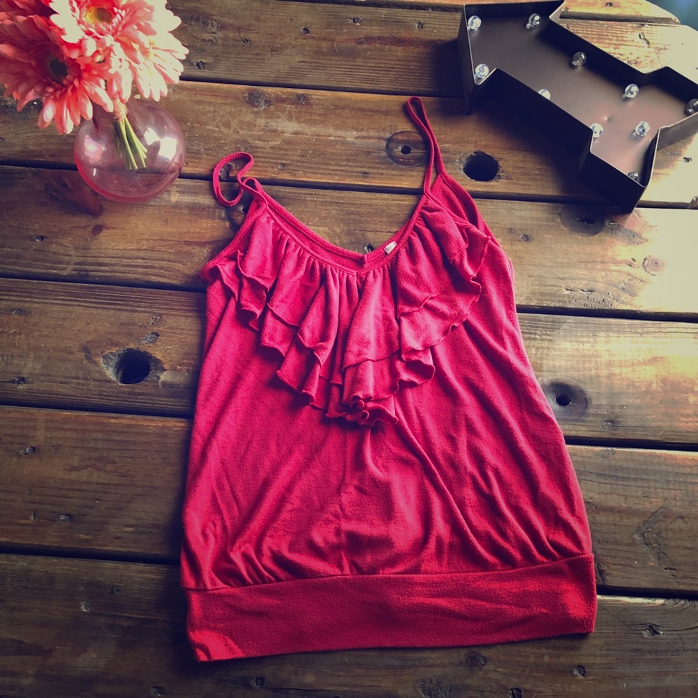 ~Ophelia~ Red v-neck tank top. Size M. - Picture 5 of 5